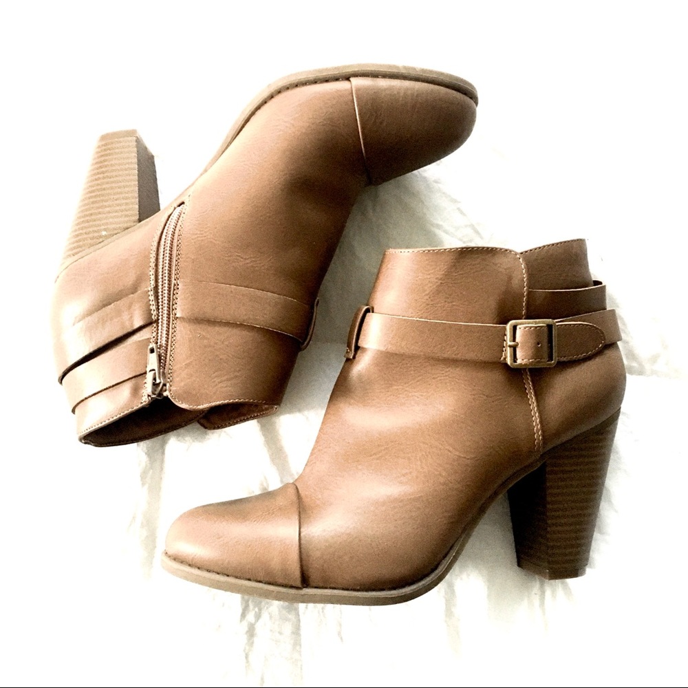 LAUREN CONRAD Baseball Glove Color Ankle Boots